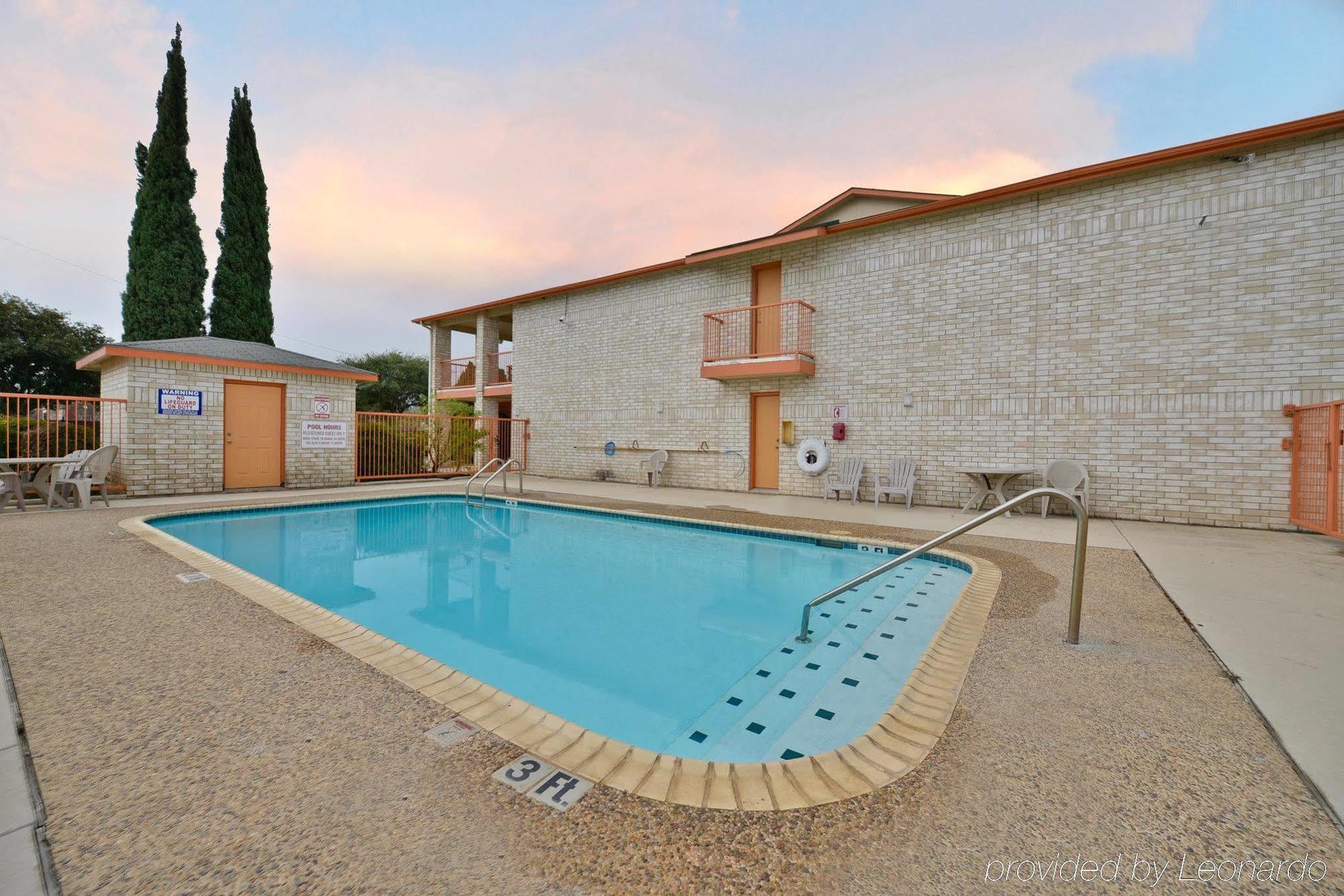 Budget Inn San Antonio Downtown I-10 East Екстериор снимка