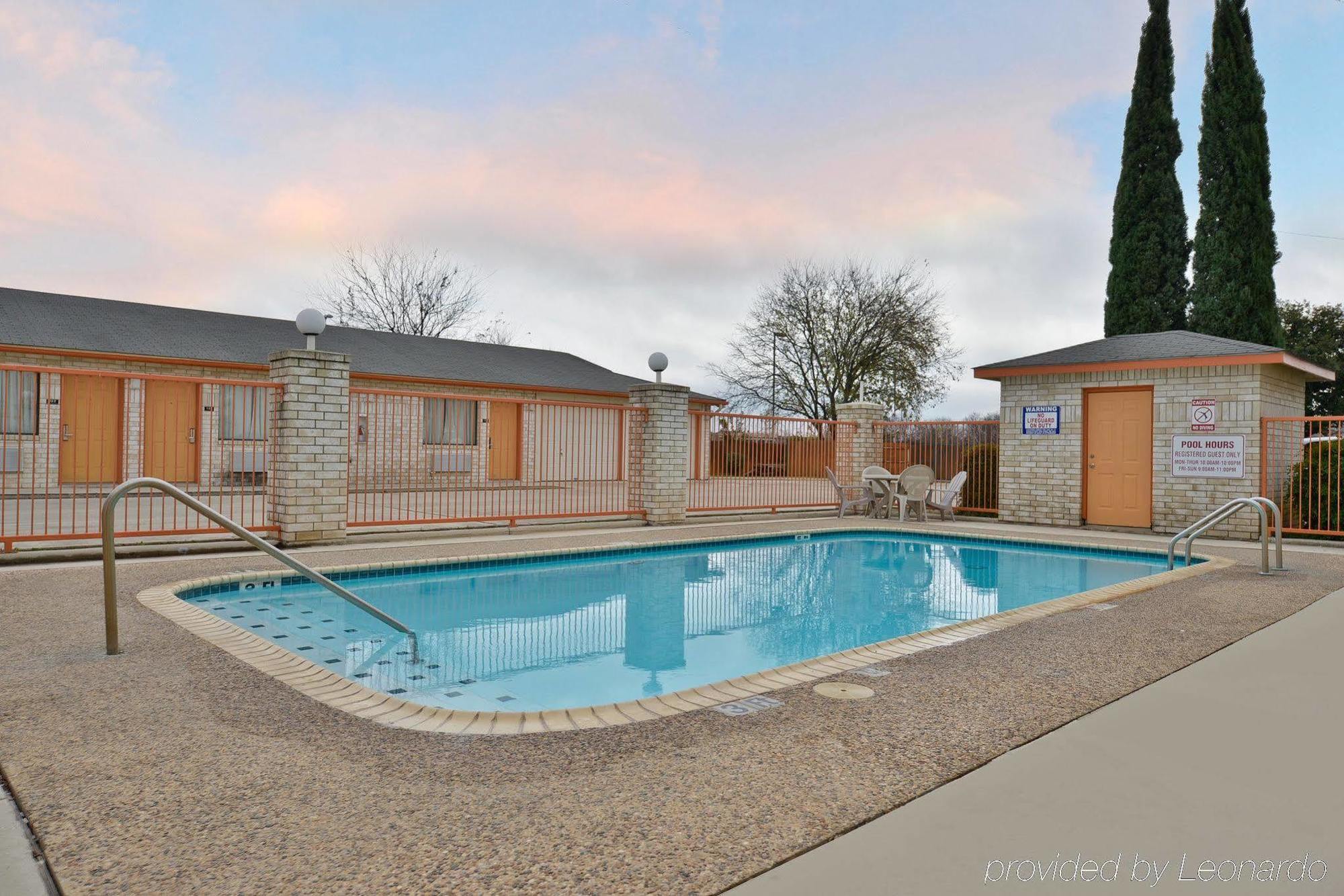 Budget Inn San Antonio Downtown I-10 East Екстериор снимка