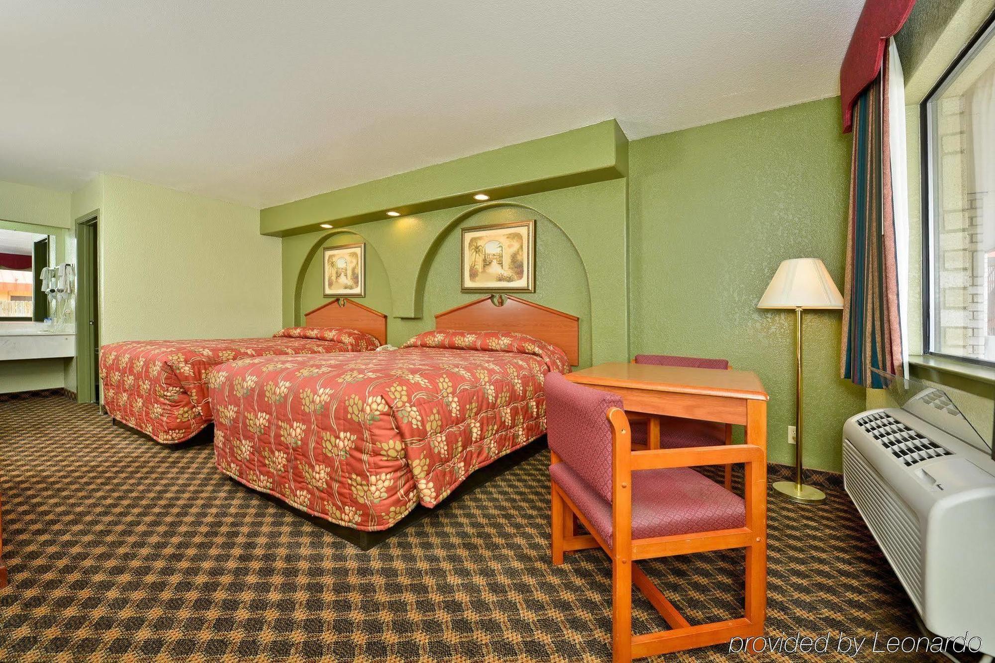 Budget Inn San Antonio Downtown I-10 East Екстериор снимка